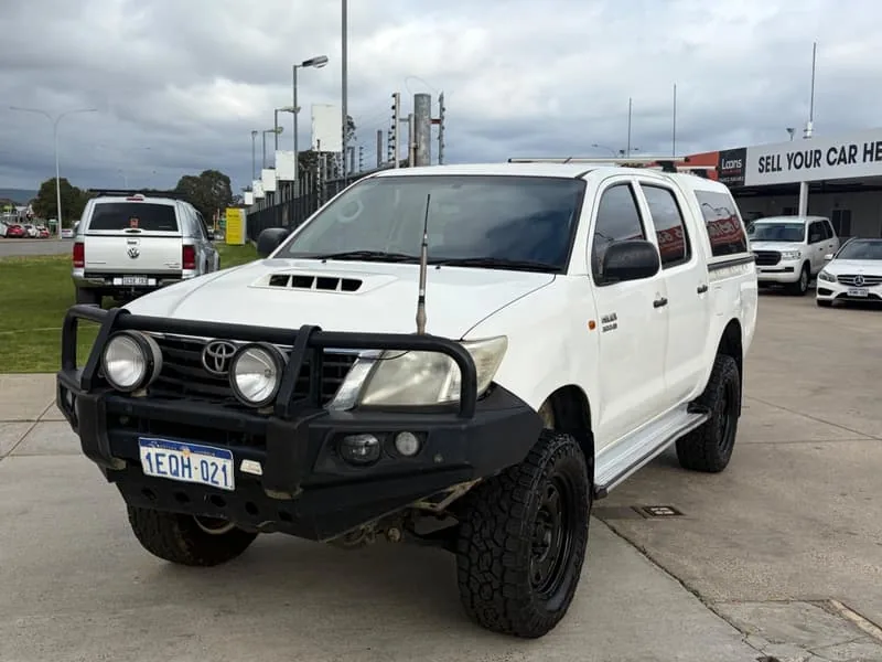 2014 Toyota Hilux KUN26R MY14 SR Cab Chassis Double Cab 4dr Auto 5sp, 4x4 3.0DT All Wheel Drive
