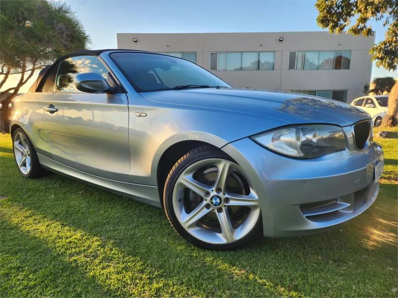2011 BMW 1 18d E88 MY11